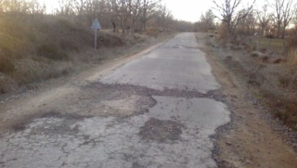 En algunos tramos desaparece la carretera<br>EN PROCESO DE REPARACIÓN</br>