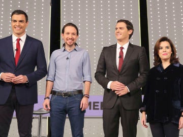 Foto de los cuatro participantes en el Debate 7D Foto de los cuatro participantes en el Debate 7D