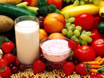 La gran mayoría de dietas detox abarcan desde periodos de ayuno totales a regímenes basados en caldos, batidos de frutas y verduras, incluyendo algunas de ellas el uso de laxantes, diuréticos y suplementos fitoterápicos