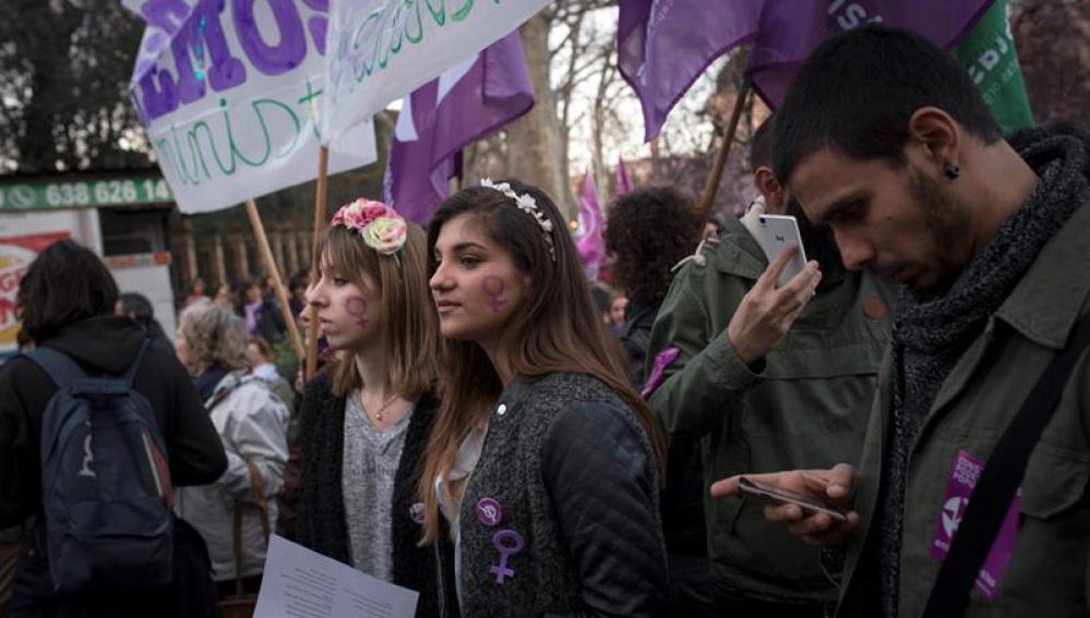 Las mujeres protestan en Madrid por la desigualdad y contra la violencia machista