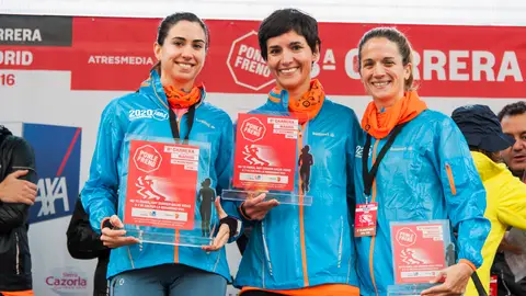 Ganadoras con sus premios 8ª carrera Ponle Freno