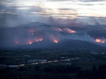 Incendio forestal en Monterrei (Ourense)