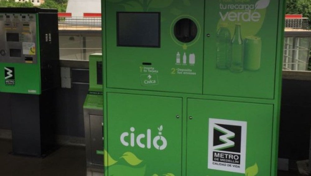 Billetes de Metro a cambio de botellas recicladas 