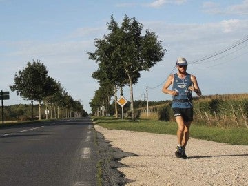 Un atleta recorre más de 4.000 kilómetros para concienciar sobre la obesidad infantil Un atleta recorre más de 4.000 kilómetros para concienciar sobre la obesidad infantil