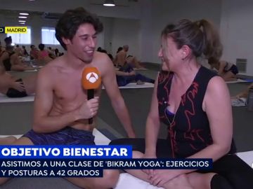 Descubrimos en qué consiste el 'Bikram Yoga', una sesión de ejercicios y posturas a 40 grados Descubrimos en qué consiste el 'Bikram Yoga', una sesión de ejercicios y posturas a 40 grados