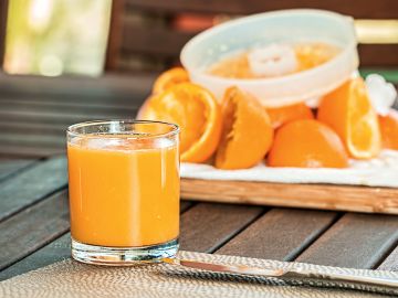 El zumo de naranja es malo si se toma en ayunas. El zumo de naranja es malo si se toma en ayunas.