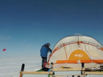 Un 'trineo del viento'para recorrer la Antártida sin contaminar Un 'trineo del viento'para recorrer la Antártida sin contaminar