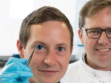 Científicos británicos consiguen crear córneas en 3D, una técnica con la que podrían ayudar a combatir la ceguera Científicos británicos consiguen crear córneas en 3D, una técnica con la que podrían ayudar a combatir la ceguera