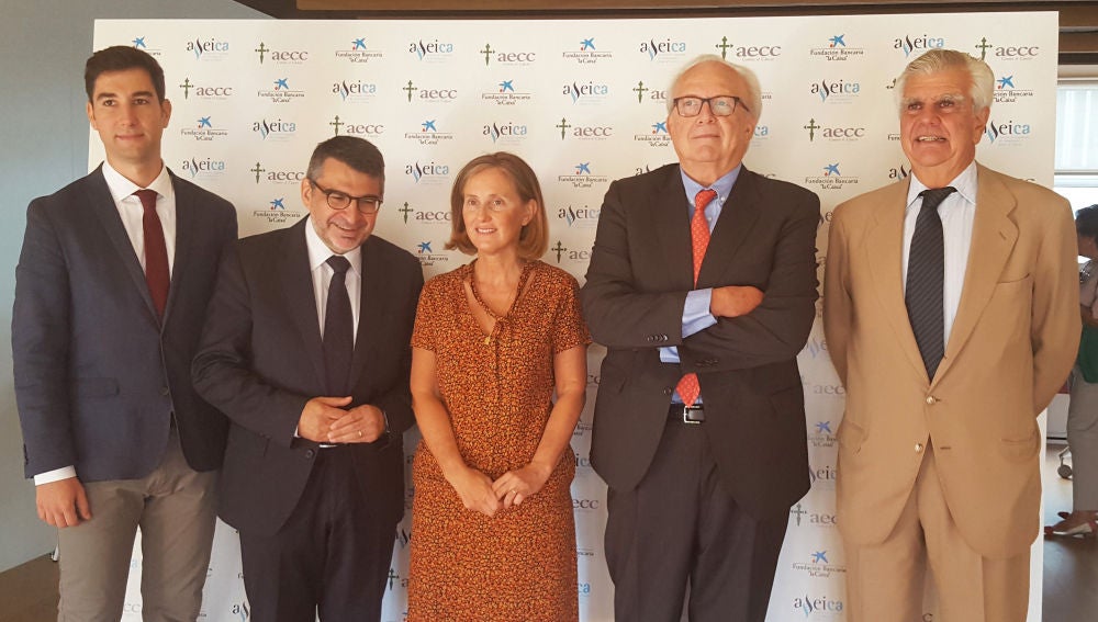La AECC presenta el primer informe sobre la investigación e innovación en cáncer en España