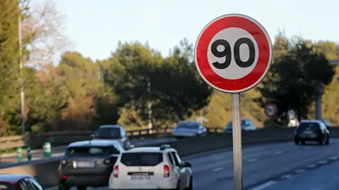 Limitación de la velocidad máxima en las carreteras Limitación de la velocidad máxima en las carreteras