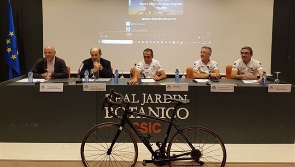 Cinco investigadores recorren España en bici para promover la divulgación científica