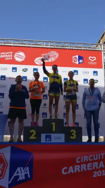 Los ganadores de la categoría femenina de 5 km Los ganadores de la categoría femenina de 5 km