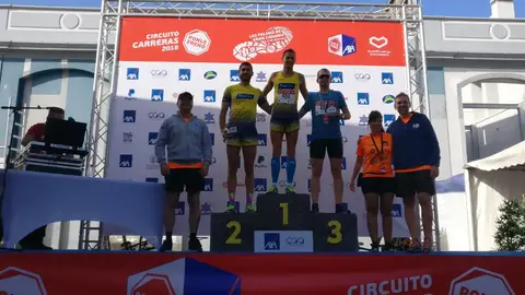 Los ganadores de la categoría masculina de 10 km Los ganadores de la categoría masculina de 10 km