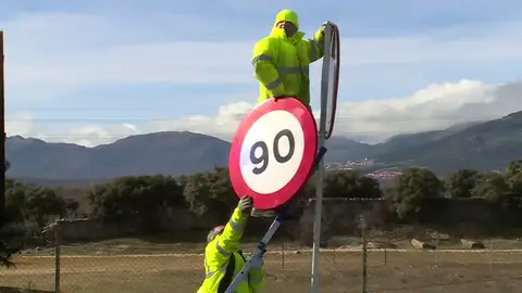 A 90 kilómetros por hora en las carreteras convencionales a partir de este martes A 90 kilómetros por hora en las carreteras convencionales a partir de este martes