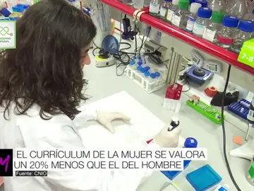 La discriminación de la mujer también está presente en la ciencia: su trabajo se valora "hasta un 20% menos" La discriminación de la mujer también está presente en la ciencia: su trabajo se valora "hasta un 20% menos"