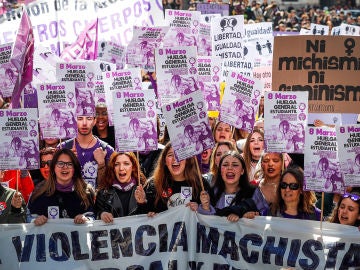 laSexta Noticias 20:00 (08-03-19) Seguimiento masivo de la huelga feminista del 8M en las calles de España para reivindicar la igualdad