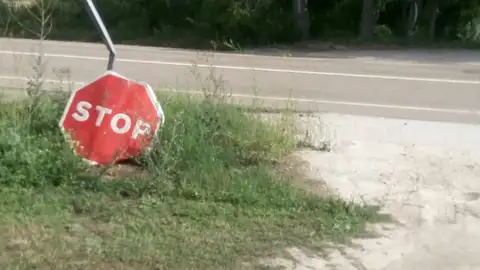 señal caida o derribada hace 4 años cl 626 kilometro 191. de vital importancia
