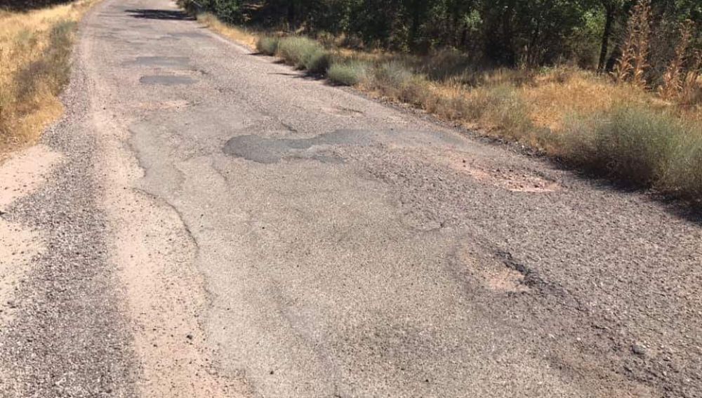 Carril entre Espinoso Del Rey y Robledillo ( Toledo) 