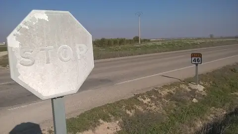 Señales STOP muy defectuosas En la carretera autonómica aragonesa A-129, en el tramo perteneciente a la provincia de Huesca, son decenas las señales de STOP deterioradas desde hace muchos años.