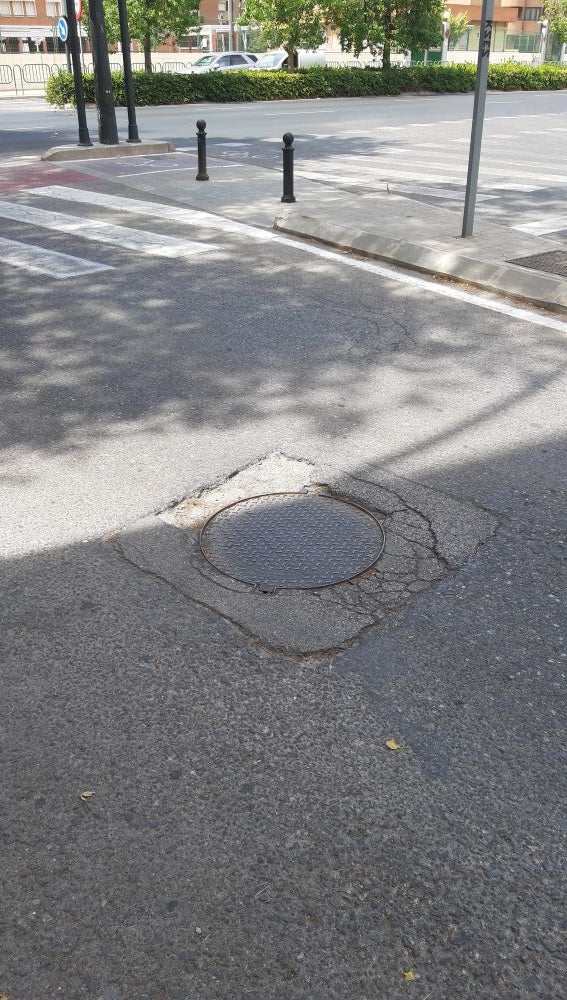 Mal estado de las calles Albalat de Tarongers y Vinalopó en Valencia capital