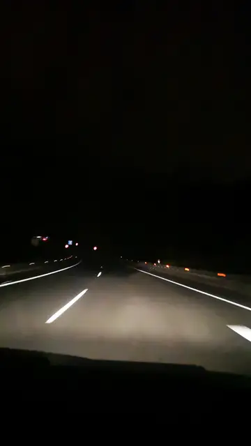 Carretera sin iluminación
