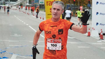 La llegada de Martín Fiz a la meta de la 11ª Carrera Ponle Freno de Madrid