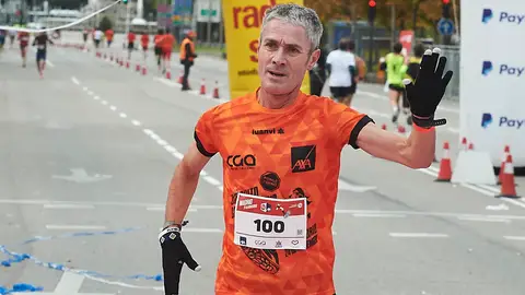 La llegada de Martín Fiz a la meta de la 11ª Carrera Ponle Freno de Madrid La llegada de Martín Fiz a la meta de la 11ª Carrera Ponle Freno de Madrid