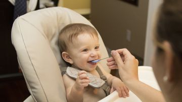 Bebé comiendo