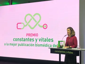 Guillermina López-Bendito recoge el premio 'Mejor publicación biomédica del año' de la V edición de los Premios Constantes y Vitales Guillermina López-Bendito recoge el premio 'Mejor publicación biomédica del año' de la V edición de los Premios Constantes y Vitales