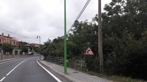 Denuncia recibida Señal y acera tapadas
