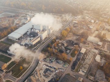 Contaminación en una fábrica