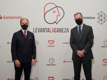 consejero delegado de Santander España, Rami Aboukhair, y el consejero delegado de Atresmedia, Silvio González.