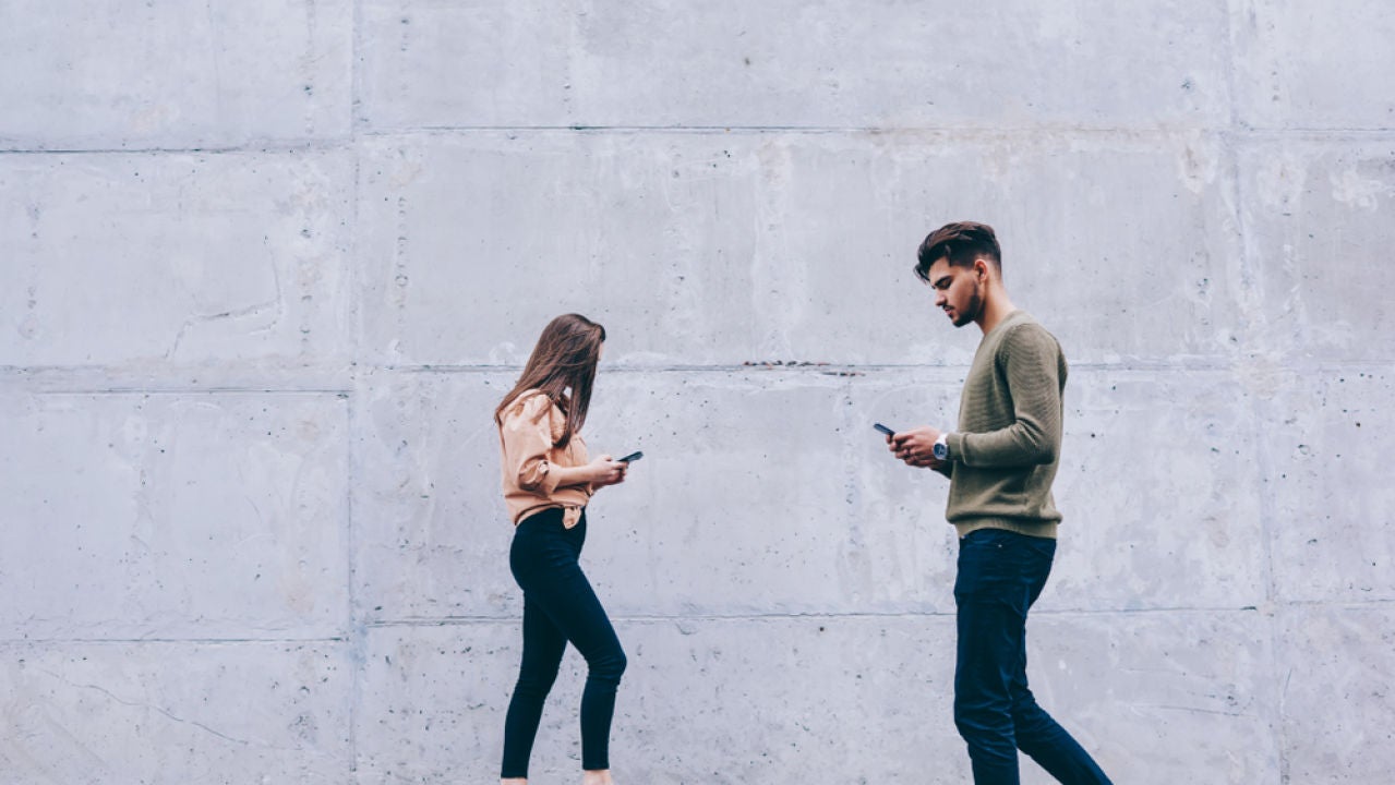 "Céntrate en lo que te rodea, mira al frente" LEVANTA LA CABEZA