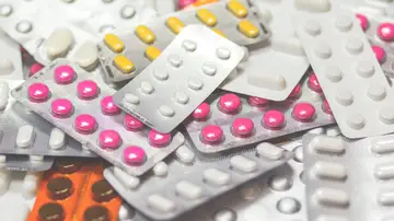 Las cinco bebidas con las que jamás debes tomarte tus medicamentos Las cinco bebidas con las que jamás debes tomarte tus medicamentos