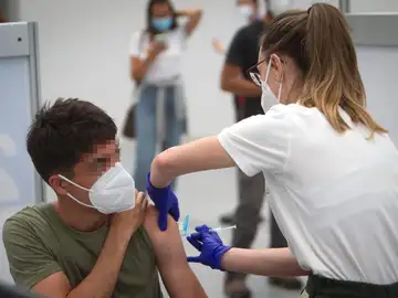 Coronavirus España: Padres divorciados van a los tribunales por la vacuna covid de sus hijos Coronavirus España: Padres divorciados van a los tribunales por la vacuna covid de sus hijos