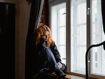 Persona joven con problemas de salud mental Persona joven con problemas de salud mental