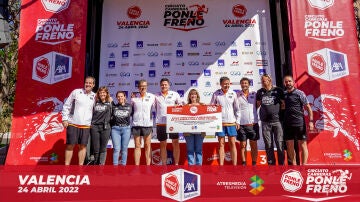 Entrega del cheque con la recaudación íntegra de la Carrera Ponle Freno Valencia 2022 a Stop Accidentes
