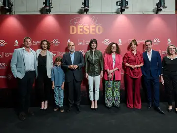 Autoridades junto con el elenco de Pide un Deseo Autoridades junto con el elenco de Pide un Deseo