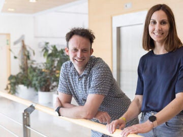  Geoff Macyntire y Bárbara Hernando , investigadores logran desarrollar un biomarcador que permitirá tratar los cánceres más graves