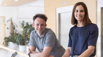 Geoff Macyntire y Bárbara Hernando , investigadores logran desarrollar un biomarcador que permitirá tratar los cánceres más graves