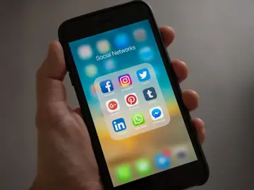 Carpeta con redes sociales de un smartphone Carpeta con redes sociales de un smartphone