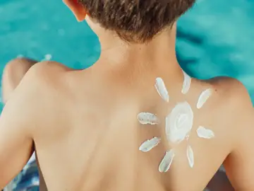 Cuándo caduca la crema solar y otras dudas sobre los protectores de verano Cuándo caduca la crema solar y otras dudas sobre los protectores de verano