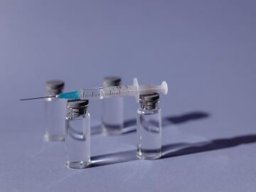 Una vacuna de Moderna combinada con inmunoterapia de MSD reducen un 44% el riesgo de recaída o muerte por melanoma