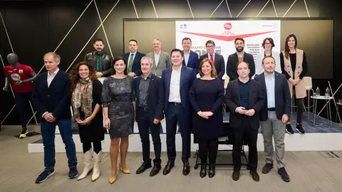 Foto de familia en el lanzamiento del Circuito de Carreras Ponle Freno 2023 Foto de familia en el lanzamiento del Circuito de Carreras Ponle Freno 2023