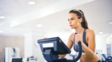 Mujer haciendo ejercicio Mujer haciendo ejercicio