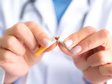 Un cigarro roto. Un cigarro roto.