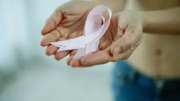 Identifican una molécula para tratar uno de los cánceres de mama más agresivos