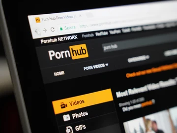 Sánchez anuncia que el Gobierno aprobará una ley para proteger a los menores de la pornografía en internet 