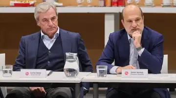Carlos Sainz y Javier Bardají en la reunión del comité de expertos de Ponle Freno 2024