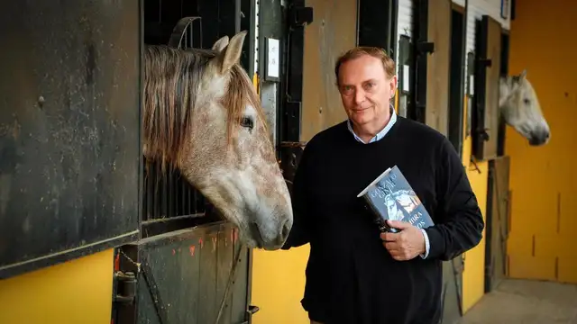 Gonzalo Giner y su nueva novela Gonzalo Giner y su nueva novela